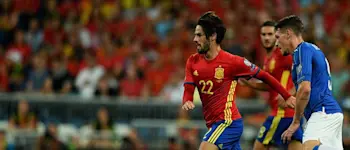 r football spain italy isco running