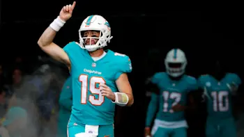 Skylar Thompson Dolphins walking out of tunnel