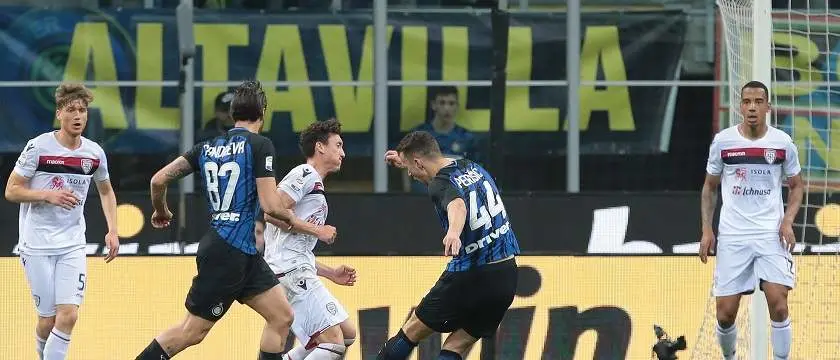 r football seriea intervscagliari perisic