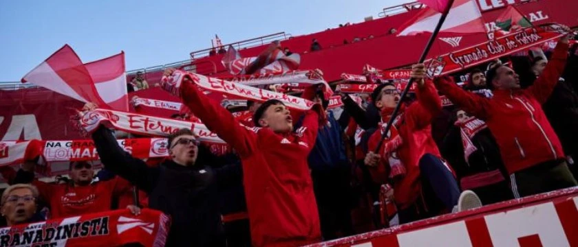 r betfair 30 05 23 granada fans bufandas