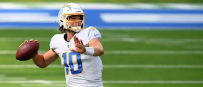 r-nfl-chargers-justin-herbert-130920.jpg