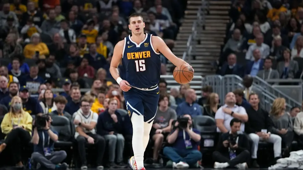 Nikola Jokic Nuggets dribbling