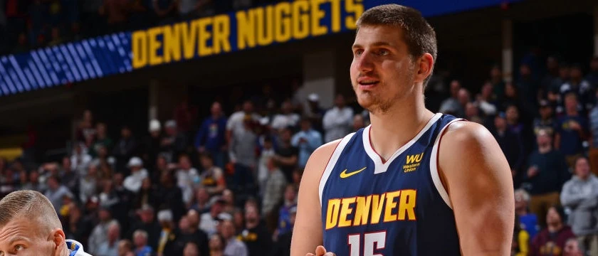 r-nba-nuggets-jokic-021119.jpg