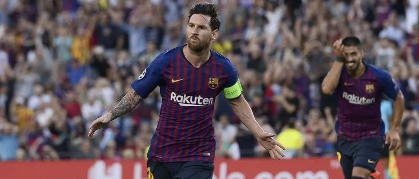 r football messi suarez running celebration