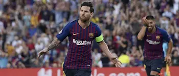 r football messi suarez running celebration