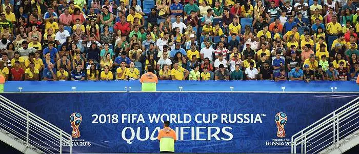 r football russia2018 crowd