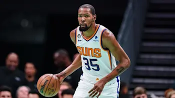 Kevin Durant Suns dribble