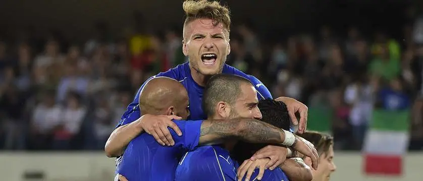 r football italy celebrating new