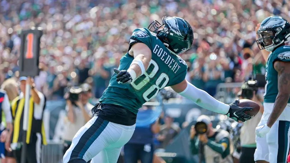 Dallas Goedert Eagles TD Spike