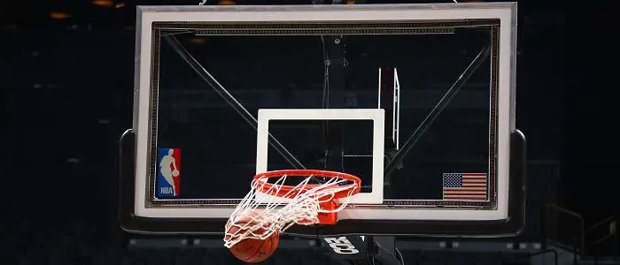 r-basketball-generic2.jpg