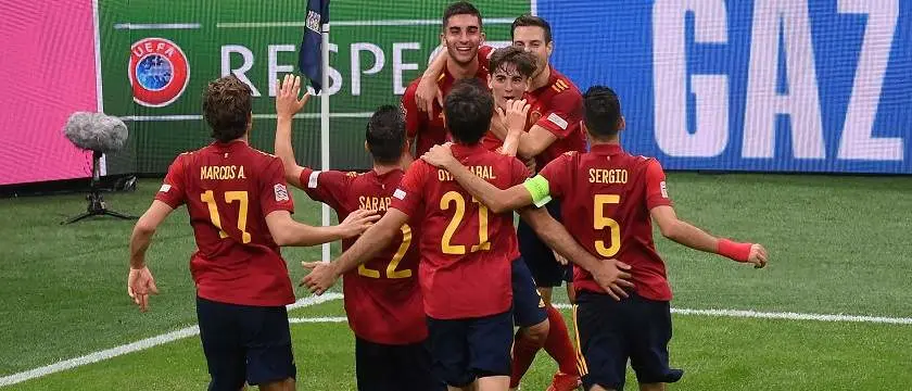 r football spain celebrating 2022