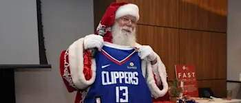 r-nba-clippers-christmas-241219.jpg