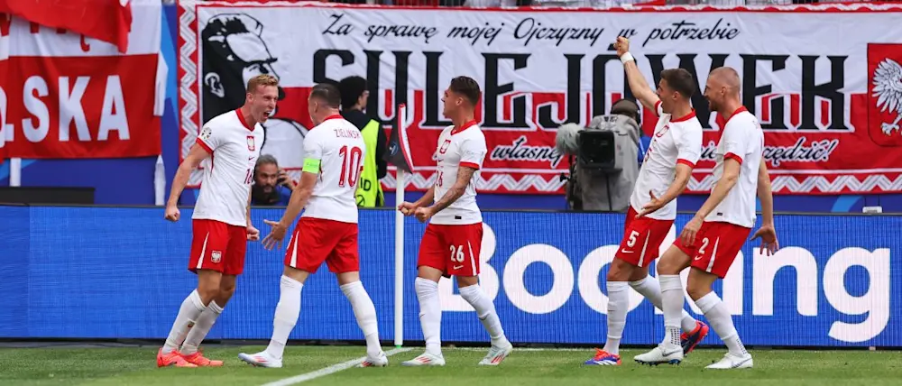 football international euro2024 poland corner celebration