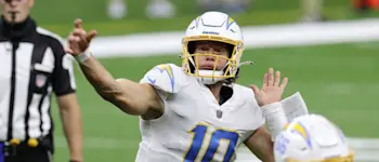 r-nfl-chargers-herbert-151020.jpg