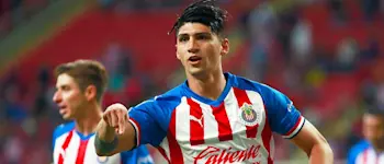 r football chivas hero alan pulido 2020