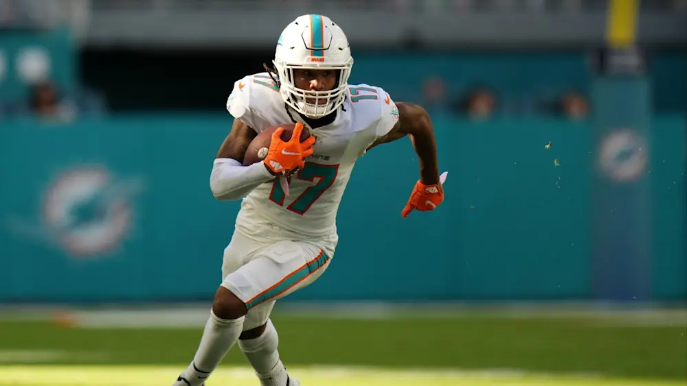 Jaylen Waddle Dolphins Run