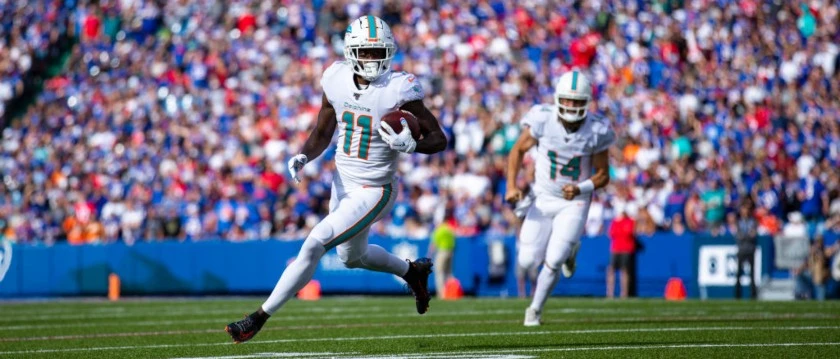 r-nfl-miami-parker-311019.jpg