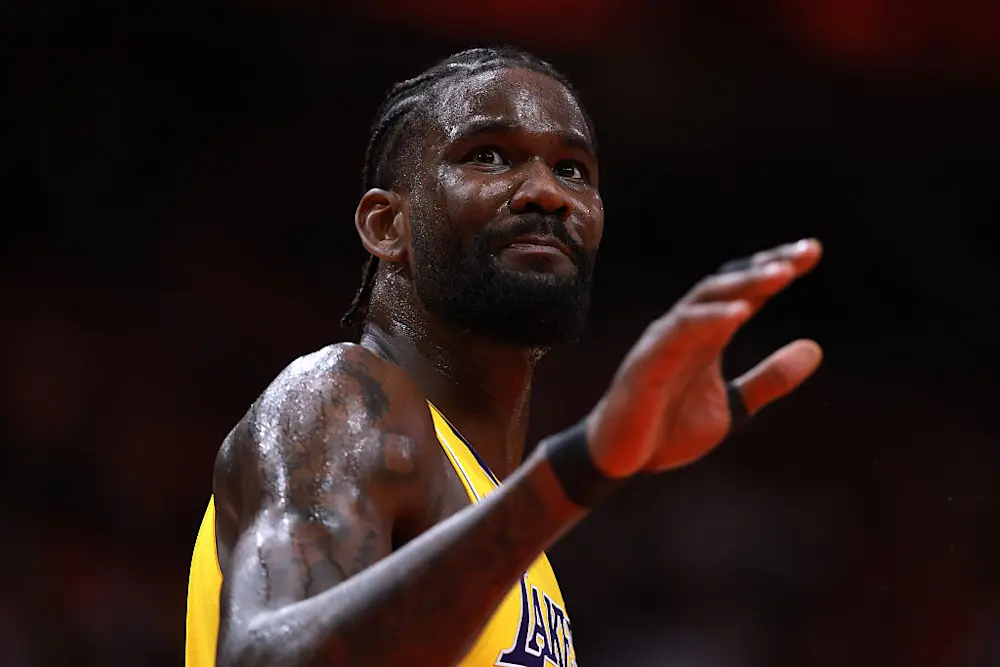 Deandre Ayton Lakers