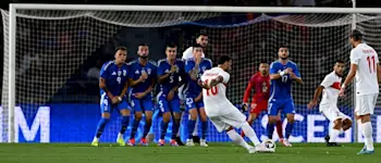 football 2024 turkiye italy calanoglou shoot