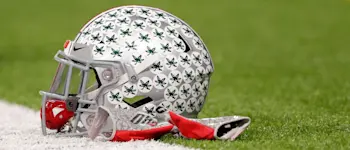 r-cfb-ohio-state-football-helmet.jpg