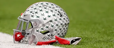 r-cfb-ohio-state-football-helmet.jpg