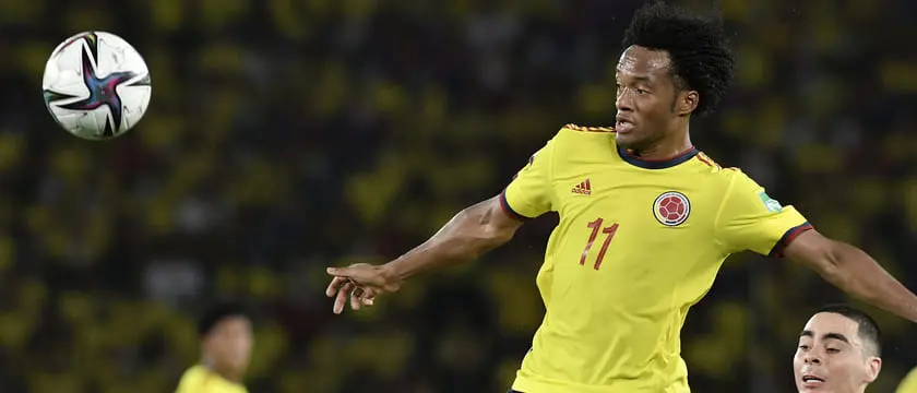 r football international world cup colombia 2022 8x3