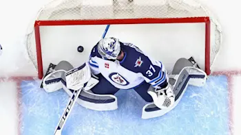 Connor Hellebuyck Jets