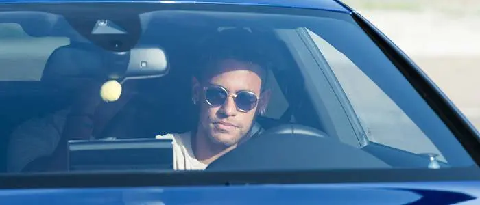 r football tip neymar driving