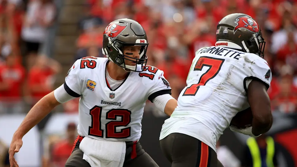 Leonard Fournette & Tom Brady Buccaneers Handoff