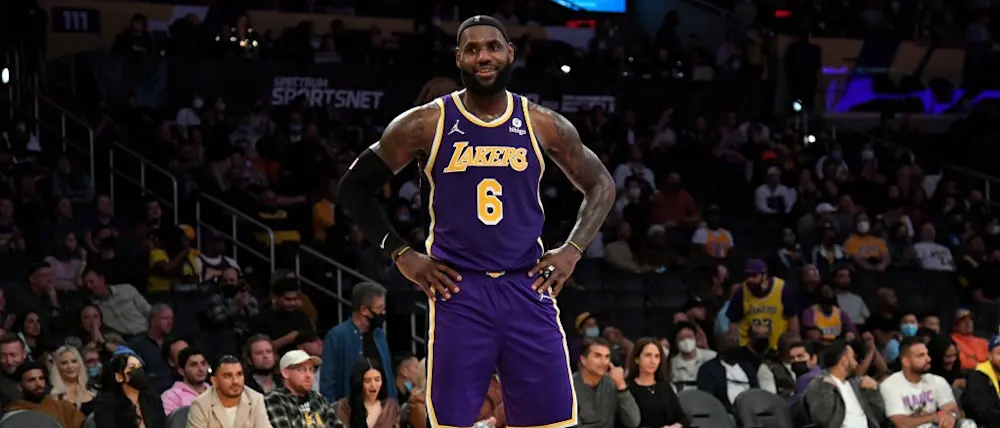 LeBron James Lakers Hands on Hips