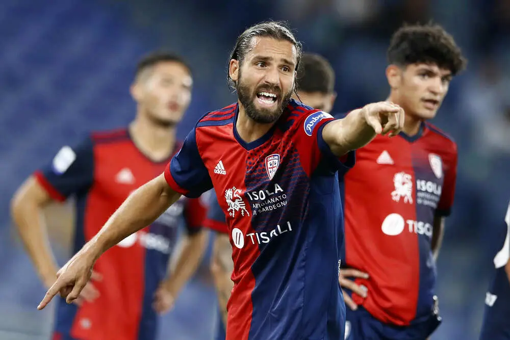 r football seriea cagliari pavoletti 2022