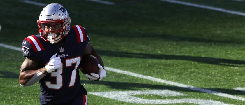 r-nfl-patriots-damien-harris-061220.jpg