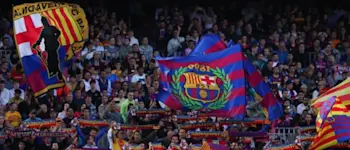 r betfair 15 05 23 barcelona fans banderas
