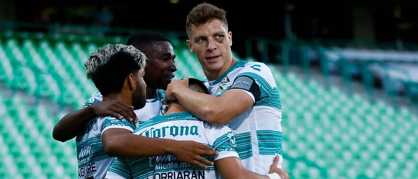 r football santos laguna hero players 2020
