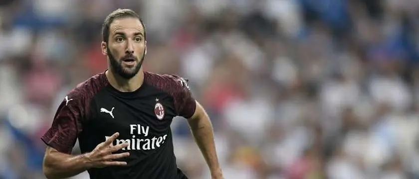 r football higuain milan