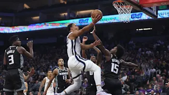 Desmond Bane Hooping
