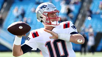 Mac Jones Patriots warming up