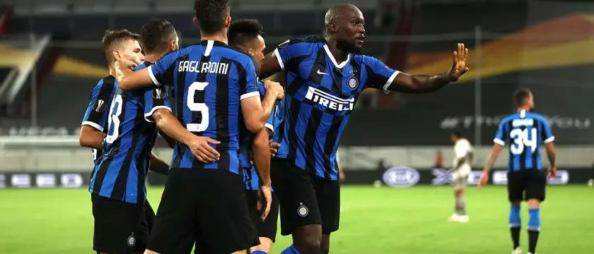 r-football-europaleague-inter-celebrations2.jpg