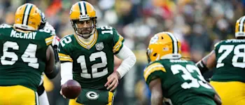 r-nfl-packers-rodgers-jones.jpg