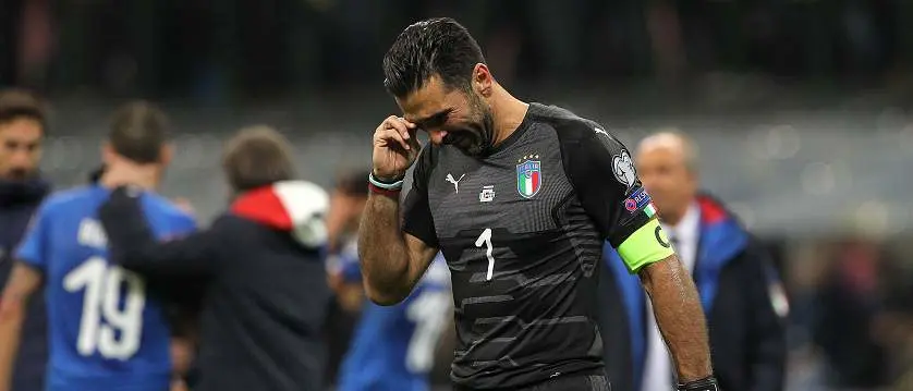 r football tip italy buffon crying