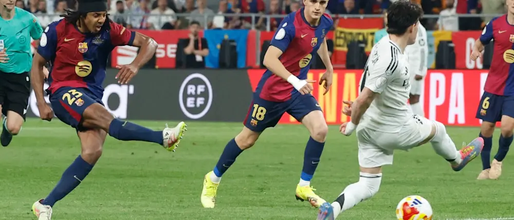 football-2025-copa-del-rey-clasico-barcelona-real-madrid-kounde-shoot