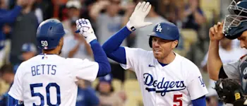 Dodgers Mookie Betts Freddie Freeman High Five