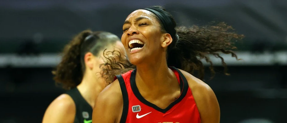 r-womens-basketball-aja-wilson-2021.jpg