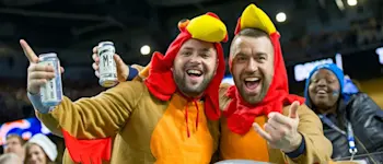 r-nfl-lions-fans-thanksgiving-261120.jpg