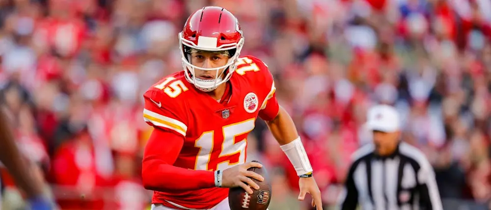 Patrick Mahomes Scrambling