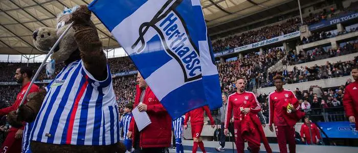 r football bundesliga hertha flag bayern players