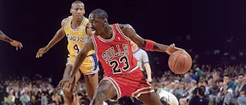 r-nba-chi-bulls-michael-jordan.jpg