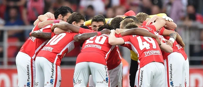 r football spartak moscow players group hug
