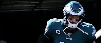 r-nfl-eagles-wentz-0809.jpg