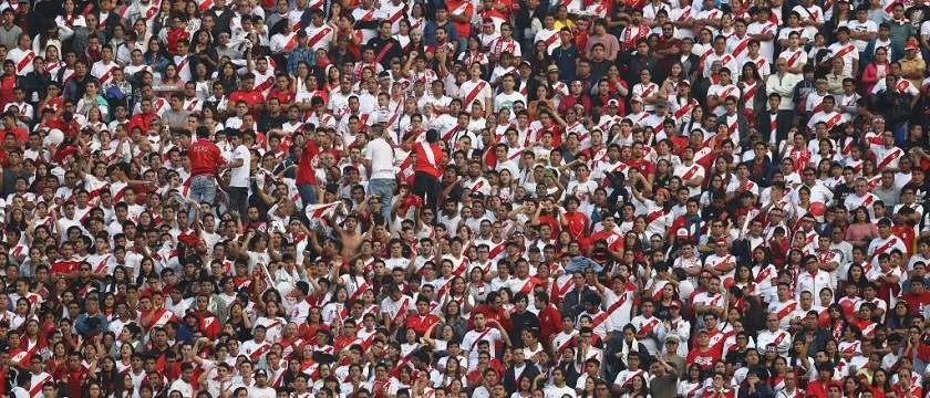 r football peru generic fans